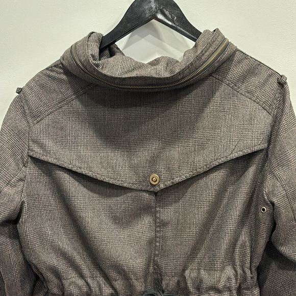 Brown plaid utility jacket with all the snaps and zippers - Picture 12 of 16
